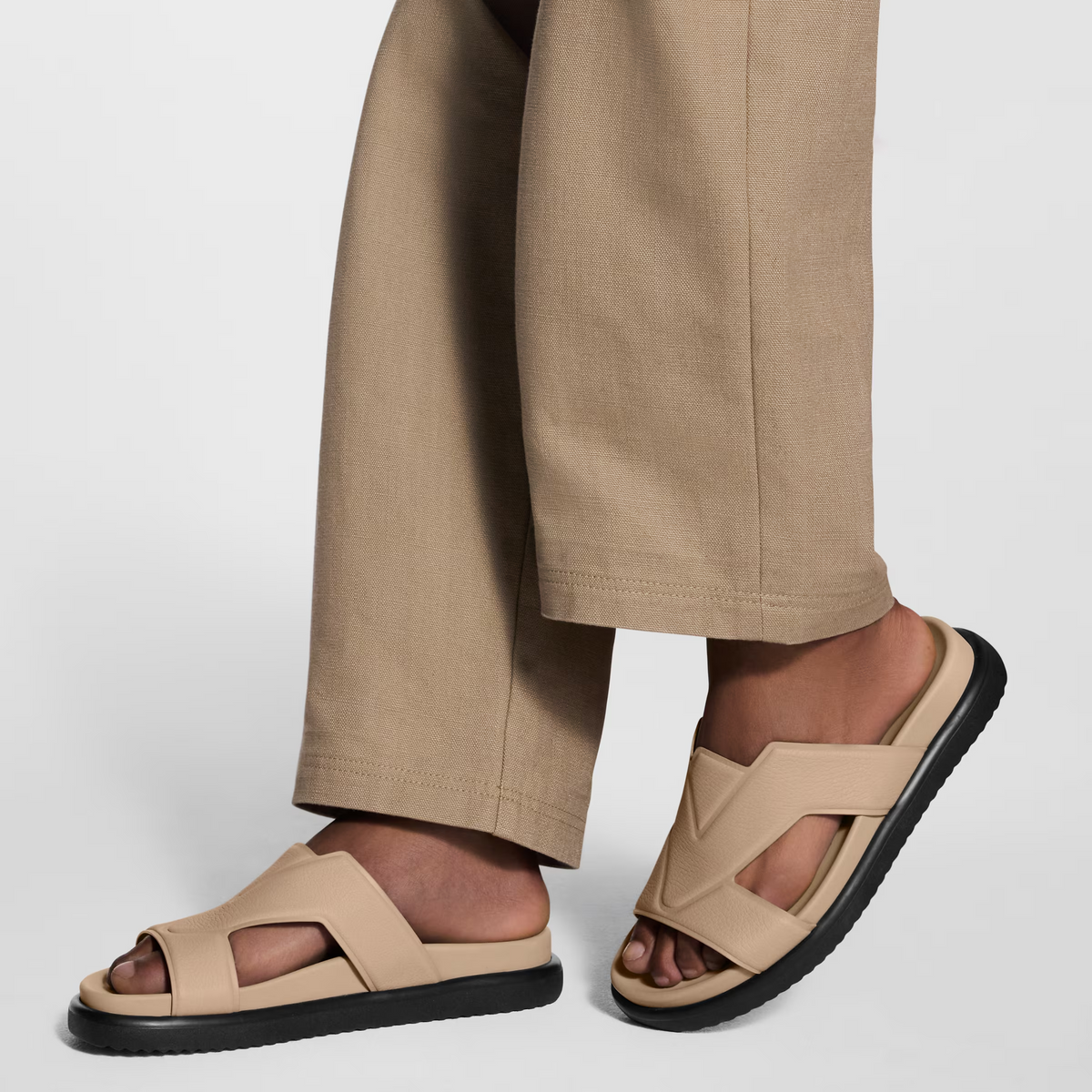 LV Oasis Mule Taupe Brown