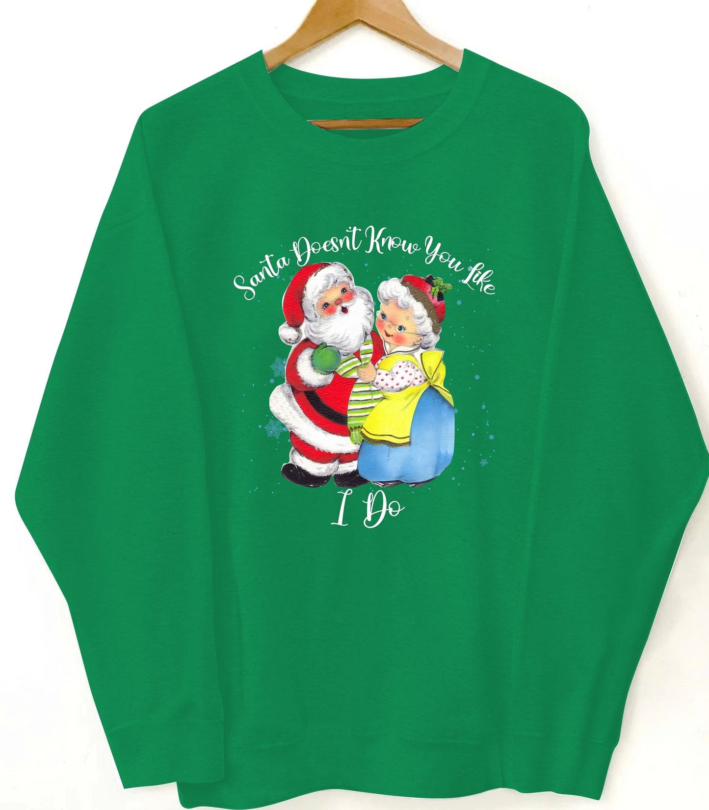 Custom Christmas Sweatshirt – Personalized Santa & Mrs. Claus Graphic Pullover, Funny Holiday Gift with Custom Text Option, Cozy Unisex Crewneck for Couples, Family & Friends