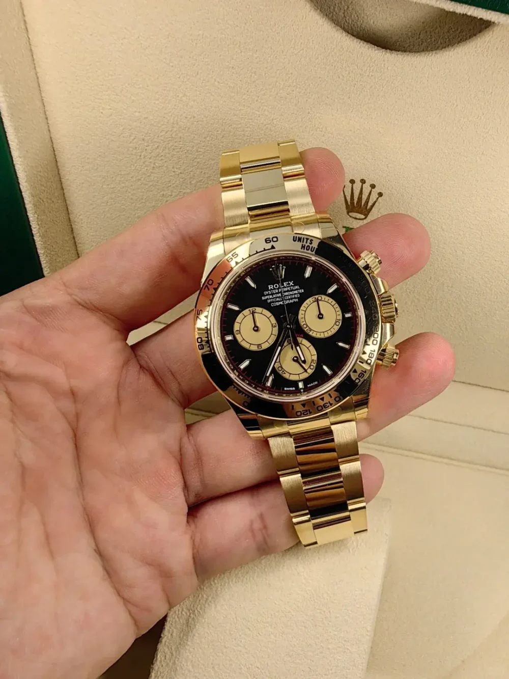 B – Rolex Cosmograph Daytona Yellow Gold Paul Newman Dial