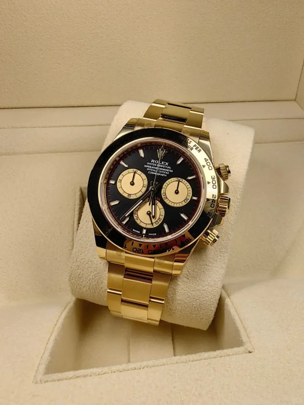 B – Rolex Cosmograph Daytona Yellow Gold Paul Newman Dial