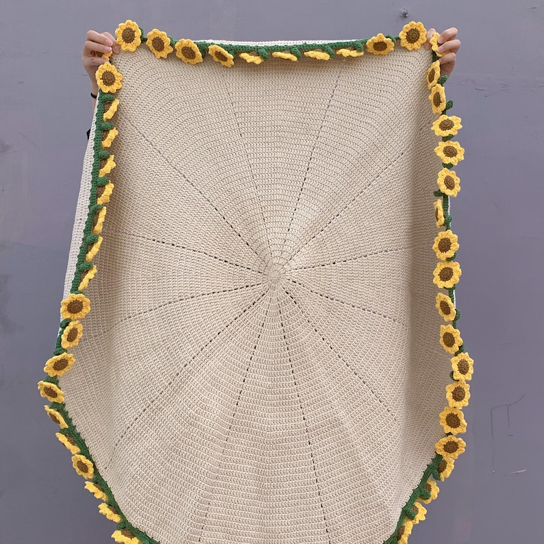 Handmade Crochet Sunflower Blanket – Cozy Beige Throw with Bright Yellow Floral Edging, Unique Home & Gift Idea